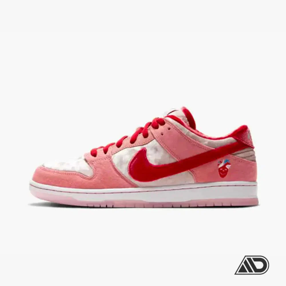 Dunk Low Strange Love